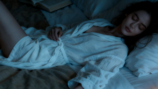 偷偷开房的中年女人，挤爆亚朵酒店