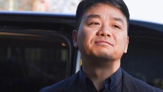 刘强东杀出重围，京东拿下行业第一