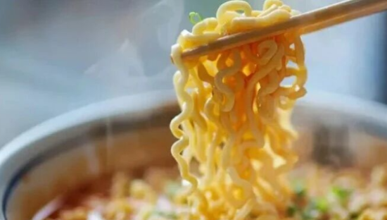 “量大管饱”的今麦郎，为何越卖越穷？