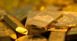 潮宏基冲港股：K金之王以量换价走得通吗？