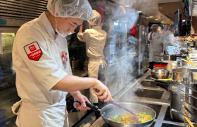 罗华喧嚣，西贝闭麦，继续调改