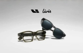 理想同学，走出车外