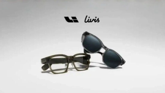 理想同学，走出车外