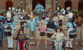 苹果发布了一条无障碍短片，为每个学生设计！