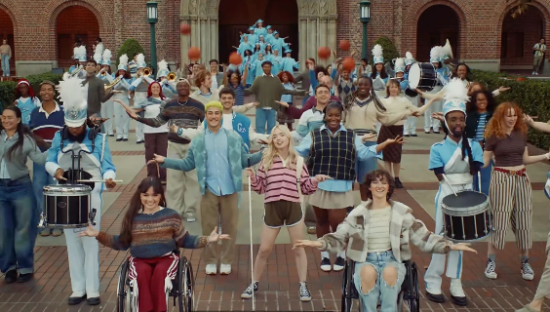 苹果发布了一条无障碍短片，为每个学生设计！