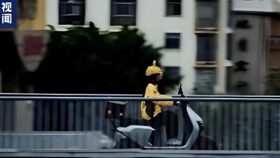 央视紧急下架！史上最“毒”外卖广告诞生了！