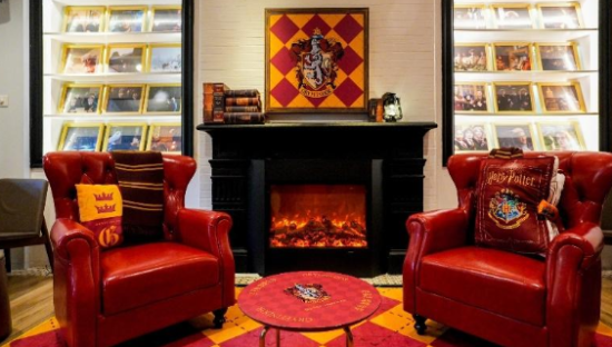 星巴克哈利·波特联名冬日庆典系列登场，创造节日“魔法”联结