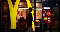 麦当劳突然“涨价”，2亿穷鬼遭背刺！