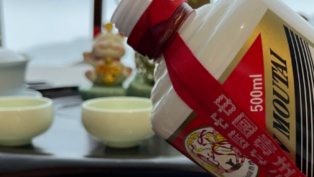 假文件曝光，茅台吓坏3亿中产！