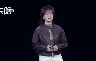 雷军豪赌的95后天才少女，首秀炸了！