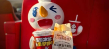 蜜雪冰城卖“穷鬼早餐”，被骂到热搜第一！