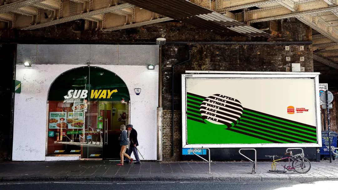 汉堡王用一组海报喊话对手品牌