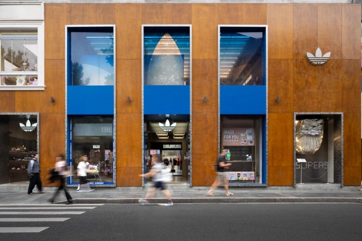 找雪中飞代工羽绒服，阿迪达斯做错了吗？