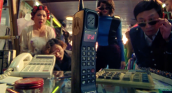 摩托罗拉复古来袭，变身大哥大