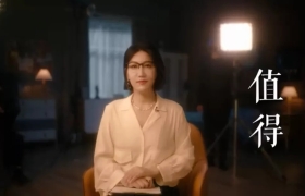 “毒舌”易立竞，竟被一部手机反将一军