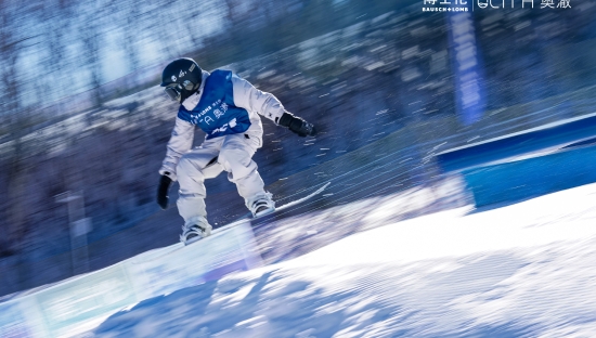 博士伦•奥澈跨界冰雪运动，为热爱挑战极限