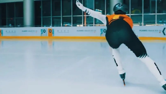 肛泰这支全是屁股的广告，太绝了