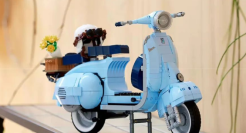 乐高：搭上心爱的小摩托，哪里都是春天