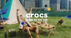 Crocs“搭讪”抖in新风潮，引领上新季潮流新风尚