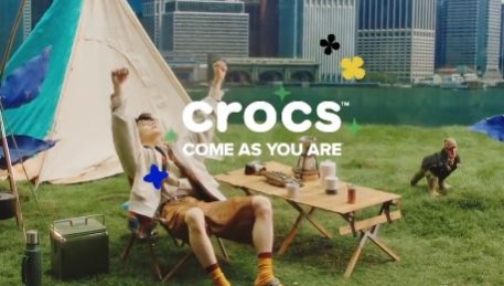 Crocs“搭讪”抖in新风潮，引领上新季潮流新风尚