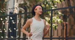 新百伦：跑步，发现女性的多面力量