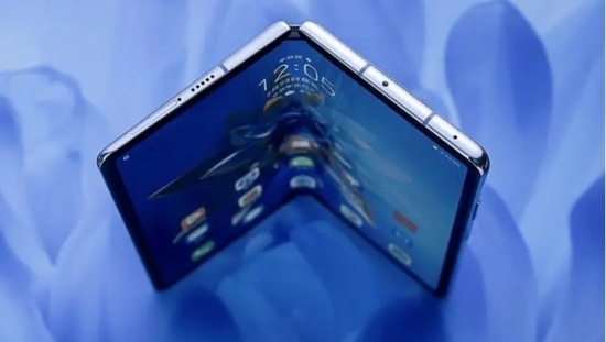 折叠屏手机江湖：华为加固城墙，小米奋起直追