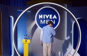 妮维雅玩起联名来，“笑”果翻倍！