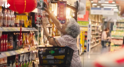 家乐福的中元节广告，竟然和“宇宙”扯上关系了？