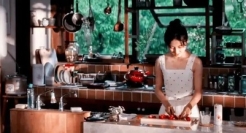 RIO微醺 × 张子枫夏日广告，清新令人屏息！