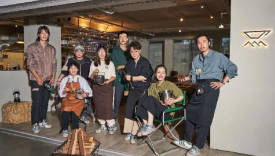 Adidas和全球11家餐厅联名，是为了让运动鞋看起来更美味？