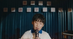 B站英雄联盟S12宣传片，邀请小学生拍了孤勇者的故事