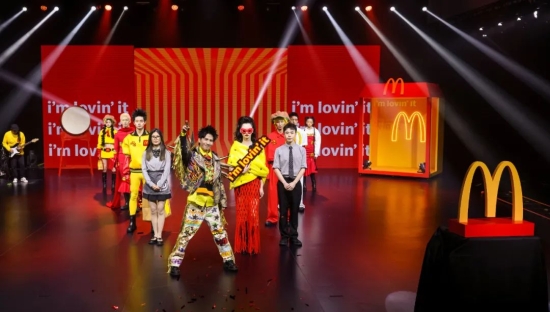麦当劳搞时装秀？这设计土潮土潮的！