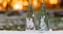 8年依旧热度不减，农夫山泉生肖瓶为何让人“上瘾”？