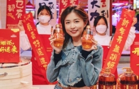 逛一次胡姬花“真香开运菜市场”，迎接新年好运