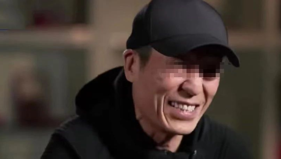 张艺谋的“废话文学”文案火了，越看越上头