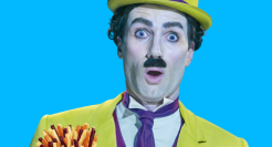 法国麦当劳魔法短片，点到谁就变色