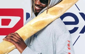 杜蕾斯联名海报，有种清新的污！