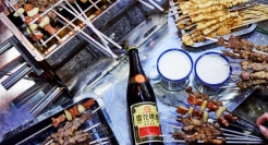 借势“淄博烧烤”成功出圈，老雪这波营销令人“上头”