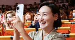 挖掘热点价值？华为“拍了拍”微博电影之夜