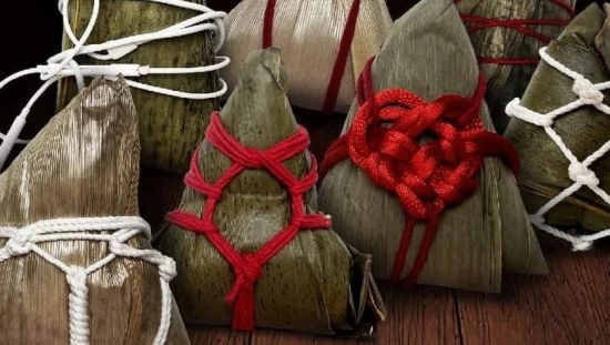 家乐福性感「擦边粽」,网友：色情的味道！