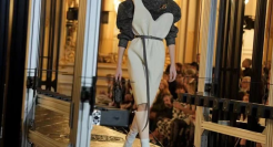 2W一双“假肢靴”，LV电锯惊魂风太炸裂了