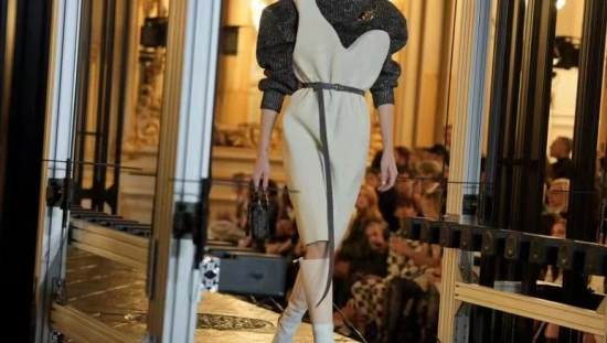 2W一双“假肢靴”，LV电锯惊魂风太炸裂了