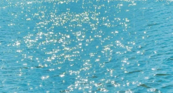 小红书为夏天，写了9句文案