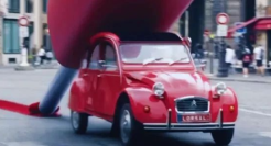 欧莱雅用口红给街道染色，这脑洞好炸裂