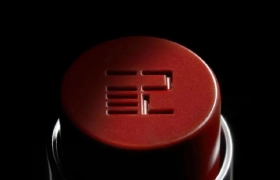 完美日记换logo，网友：碰瓷纪梵希？