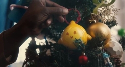 迪士尼圣诞节广告，感觉跟我大年三十回家过年一毛一样