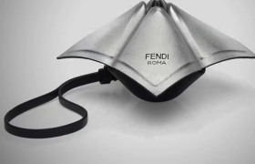 奢侈品史上“最疯癫”设计曝光，网友：玷污童年！