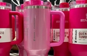 售价1400“丑杯子”遭疯抢，星巴克又赢了？