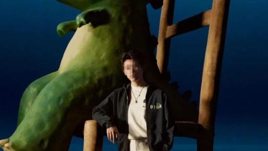 DIOR龙年新品遭群嘲，阴间设计吓哭网友