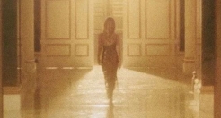 蹭完奢侈品蹭电影，王小卤贺岁大片给我笑发财了